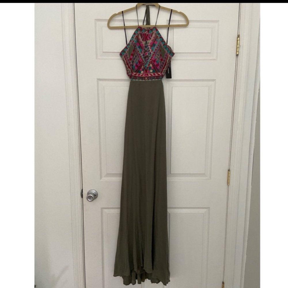 Lulu’s halter maxi dress- New without tags